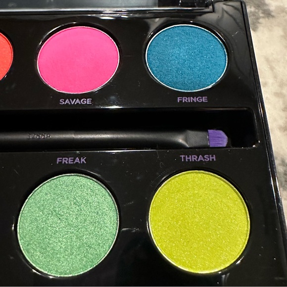 Urban Decay Electric Palette - Picture 4 of 6